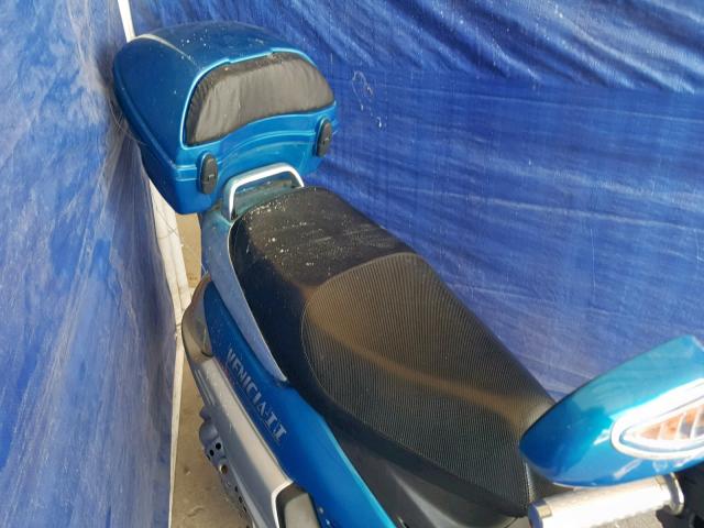 LB2TCB37652C07235 - 2005 GEEL SCOOTER BLUE photo 6