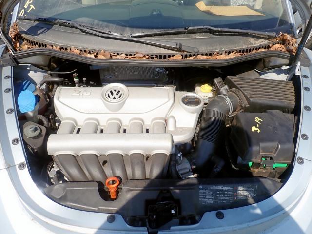 3VWRW3AL2AM006846 - 2010 VOLKSWAGEN NEW BEETLE Gümüş foto 7