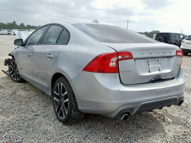 YV140MTL8J2458903 - 2018 VOLVO S60 DYNAMI GRAY photo 3