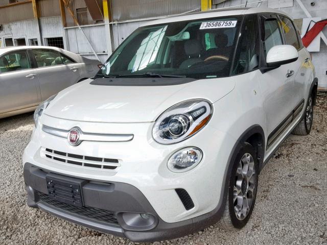 ZFBCFADH3EZ015129 - 2014 FIAT 500L TREKK WHITE photo 2