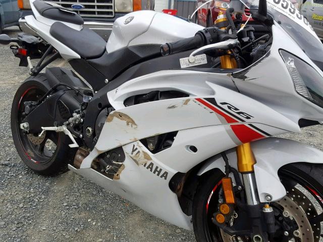 JYARJ16E8FA033565 - 2015 YAMAHA YZFR6 WHITE photo 9