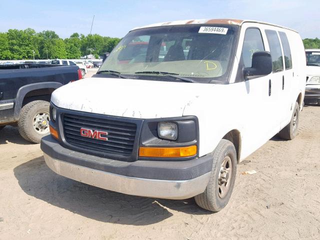 1GTFG15X631113693 - 2003 GMC SAVANA G15 WHITE photo 2