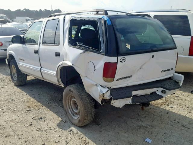 1GNCS13W02K180382 - 2002 CHEVROLET BLAZER WHITE photo 3