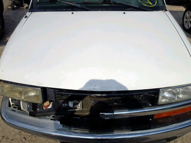 1GNCS13W02K180382 - 2002 CHEVROLET BLAZER WHITE photo 7