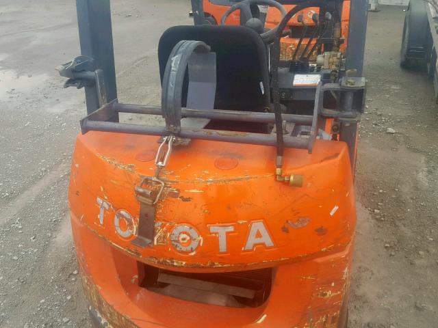 89098 - 2005 TOYOTA FORKLIFT ORANGE photo 6