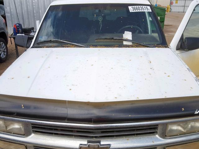 1GNEK13R5TJ378921 - 1996 CHEVROLET TAHOE K150 WHITE photo 7