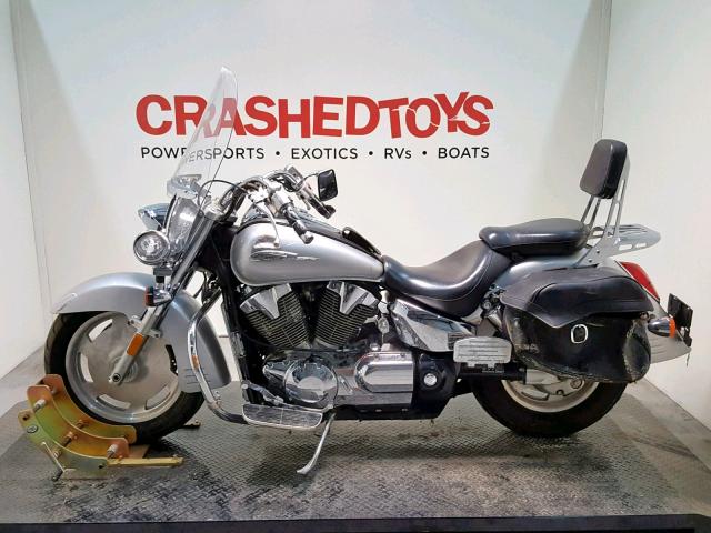 1HFSC526X6A302371 - 2006 HONDA VTX1300 R SILVER photo 3