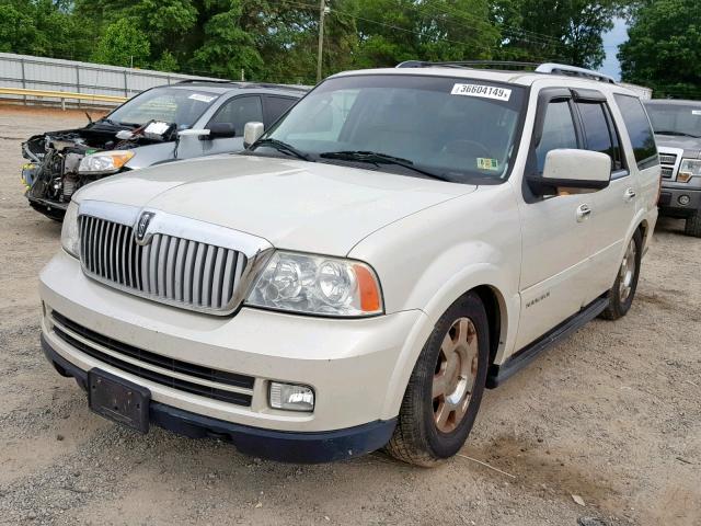 5LMFU28546LJ27974 - 2006 LINCOLN NAVIGATOR Blanc photo 2