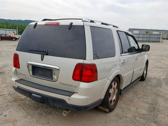 5LMFU28546LJ27974 - 2006 LINCOLN NAVIGATOR Blanc photo 4