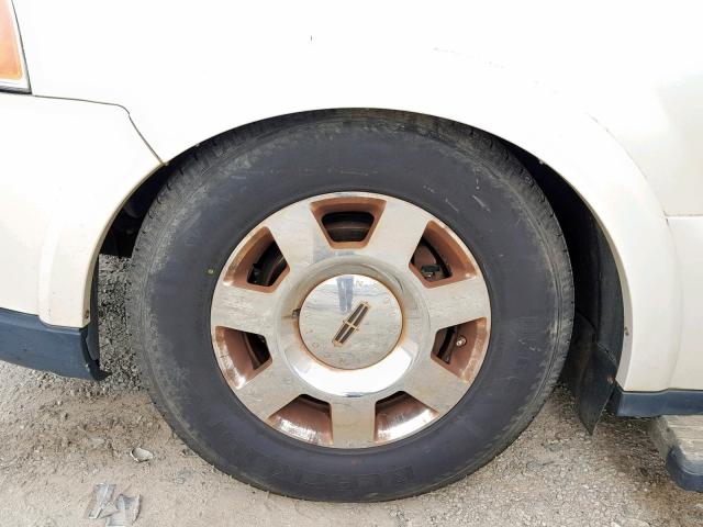 5LMFU28546LJ27974 - 2006 LINCOLN NAVIGATOR Blanc photo 9