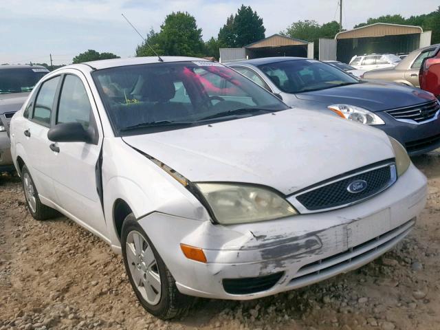 1FAHP34NX7W202721 - 2007 FORD FOCUS ZX4 WHITE photo 1