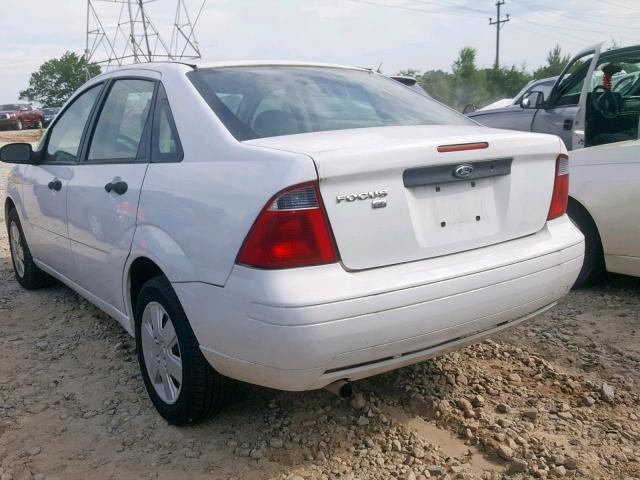 1FAHP34NX7W202721 - 2007 FORD FOCUS ZX4 WHITE photo 3