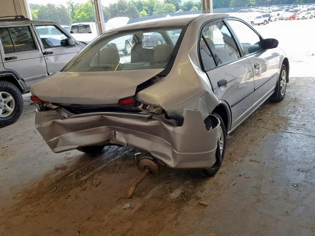 2HGES16324H635778 - 2004 HONDA CIVIC DX V SILVER photo 4