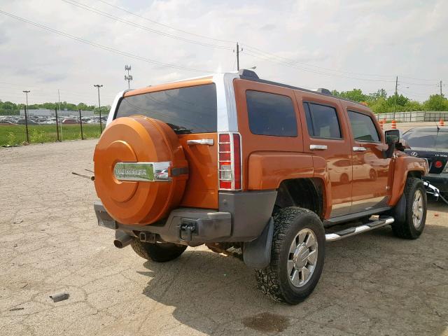 5GTDN13E178221997 - 2007 HUMMER H3 ORANGE photo 4