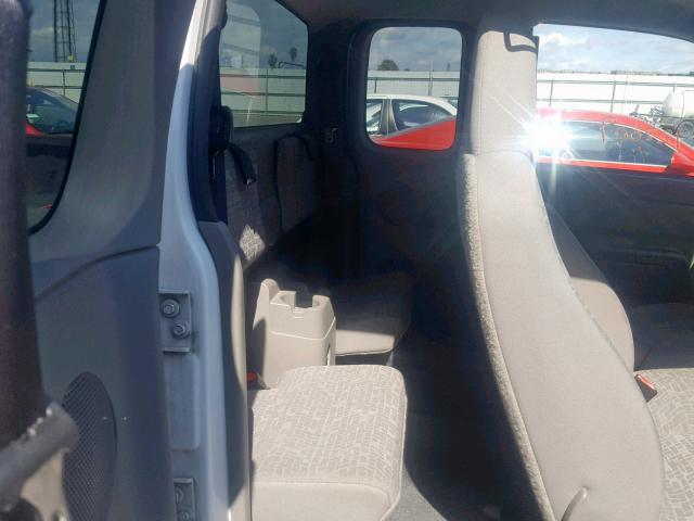 1GCDT299288189026 - 2008 CHEVROLET COLORADO L WHITE photo 6