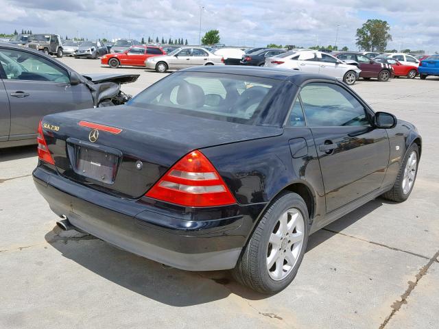 WDBKK47F9WF007666 - 1998 MERCEDES-BENZ SLK 230 KO BLACK photo 4