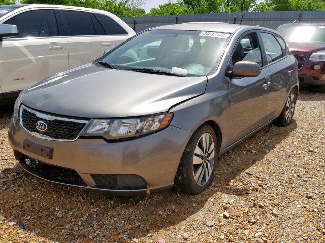 KNAFU5A28D5657551 - 2013 KIA FORTE EX SILVER photo 2