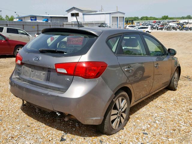 KNAFU5A28D5657551 - 2013 KIA FORTE EX SILVER photo 4