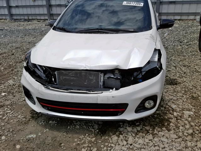 3KPFN5A32JE233873 - 2018 KIA FORTE EX WHITE photo 9