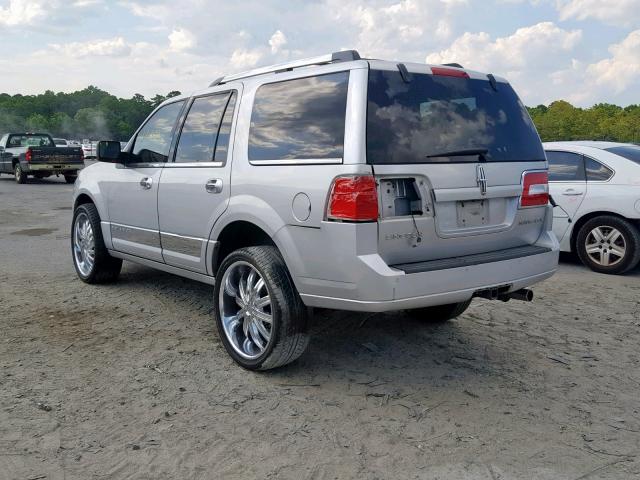 5LMJJ2H5XBEJ07407 - 2011 LINCOLN NAVIGATOR SILVER photo 3