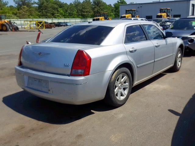 2C3KA53G06H279194 - 2006 CHRYSLER 300 TOURIN SILVER photo 4