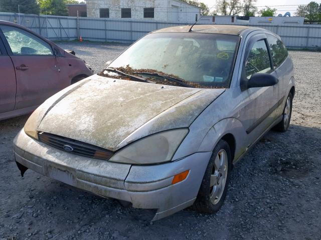 3FAFP31351R128550 - 2001 FORD FOCUS ZX3 SILVER photo 2