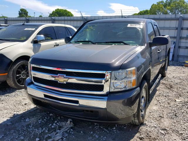 1GCRCPEX1BZ123592 - 2011 CHEVROLET SILVERADO SILVER photo 2