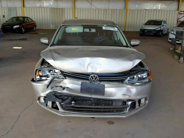 3VWDP7AJ4DM264917 - 2013 VOLKSWAGEN JETTA SE GOLD photo 9