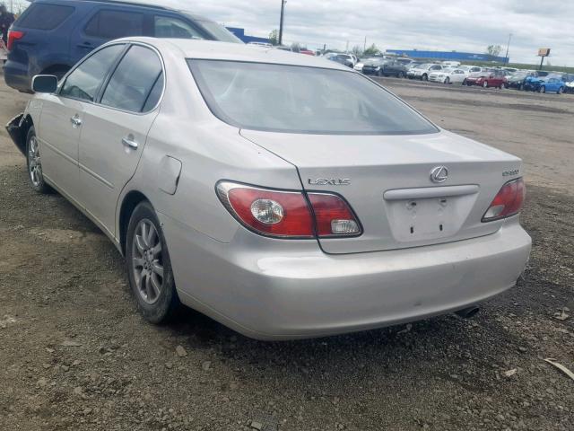 JTHBF30G920025776 - 2002 LEXUS ES 300 WHITE photo 3