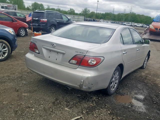 JTHBF30G920025776 - 2002 LEXUS ES 300 WHITE photo 4