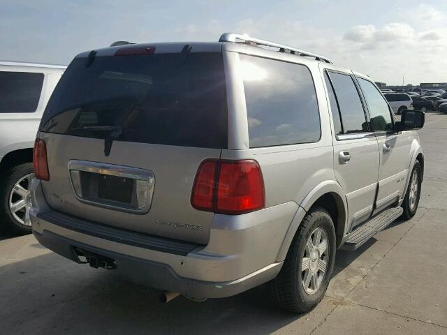 5LMFU28RX3LJ38783 - 2003 LINCOLN NAVIGATOR ვერცხლისფერი ფოტო 4