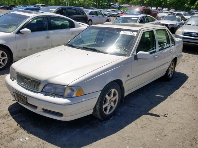 YV1LS56D3X1600735 - 1999 VOLVO S70 GLT WHITE photo 2