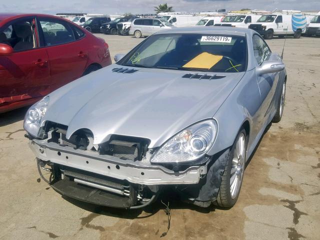 WDBWK73FX8F175876 - 2008 MERCEDES-BENZ SLK 55 AMG SILVER photo 2