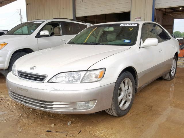 JT8BF28G1Y5081396 - 2000 LEXUS ES 300 WHITE photo 2