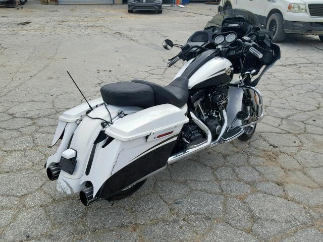 1HD1TC814CB956857 - 2012 HARLEY-DAVIDSON FLTRXSE CV WHITE photo 4