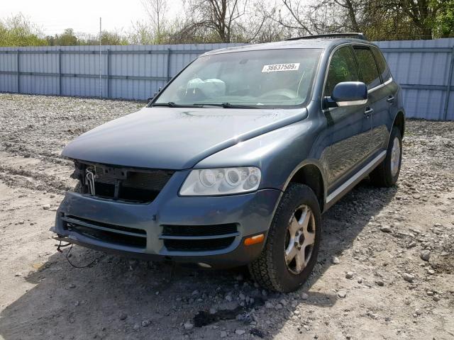 WVGBC67L94D028487 - 2004 VOLKSWAGEN TOUAREG 3. GRAY photo 2