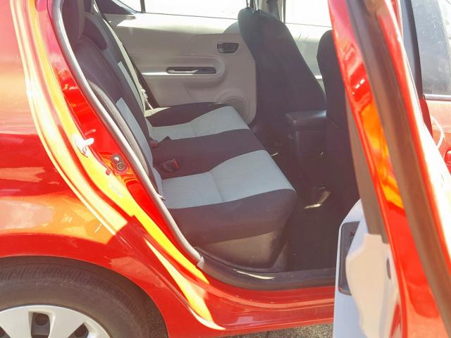 JTDKDTB35E1075946 - 2014 TOYOTA PRIUS C RED photo 6