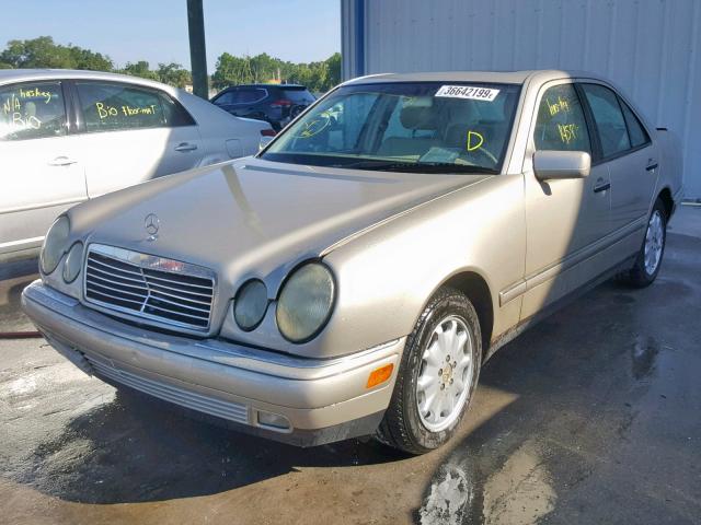 WDBJF65H8XA927142 - 1999 MERCEDES-BENZ E 320 BEIGE photo 2