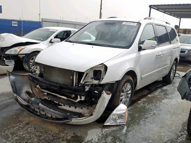 KNDMG4C78C6441440 - 2012 KIA SEDONA LX WHITE photo 2