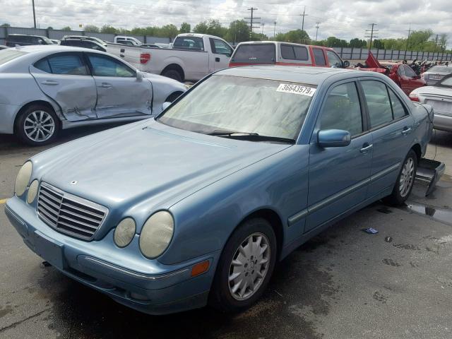 WDBJF65J41B380956 - 2001 MERCEDES-BENZ E 320 GREEN photo 2