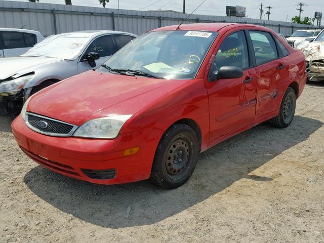1FAFP34N87W320970 - 2007 FORD FOCUS ZX4 RED photo 2