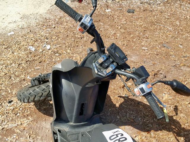 RFGBS1D00JXAE0831 - 2018 SANY SCOOTER BLACK photo 5