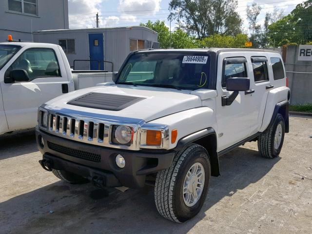 5GTDN13E878106149 - 2007 HUMMER H3 WHITE photo 2