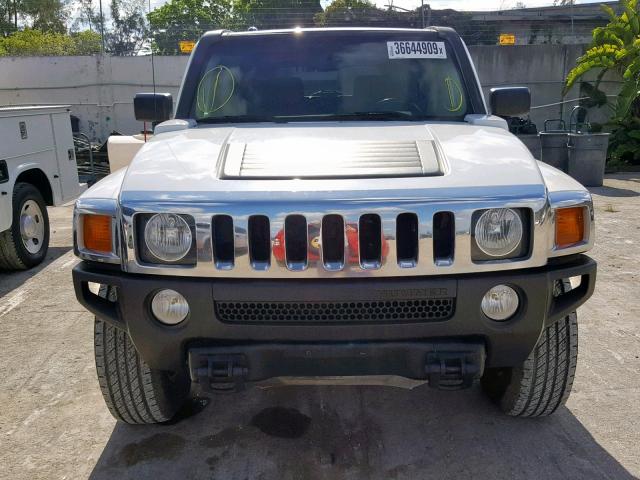 5GTDN13E878106149 - 2007 HUMMER H3 WHITE photo 9