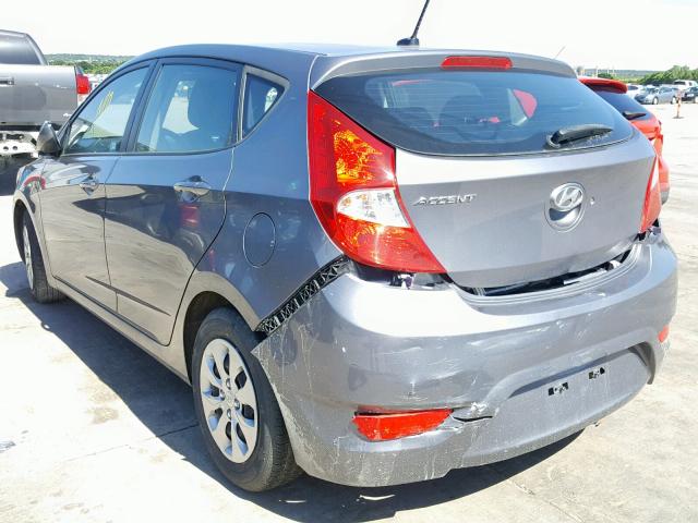 KMHCT5AE8HU302065 - 2017 HYUNDAI ACCENT SE GRAY photo 3