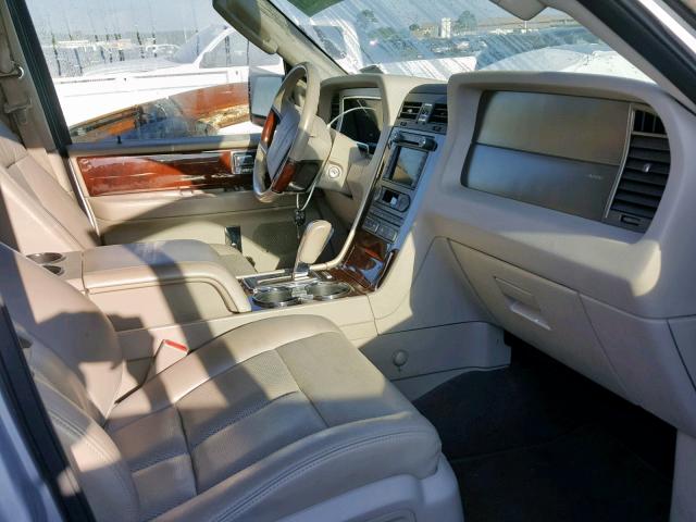 5LMJJ2H58BEJ02237 - 2011 LINCOLN NAVIGATOR 银色 照片 5