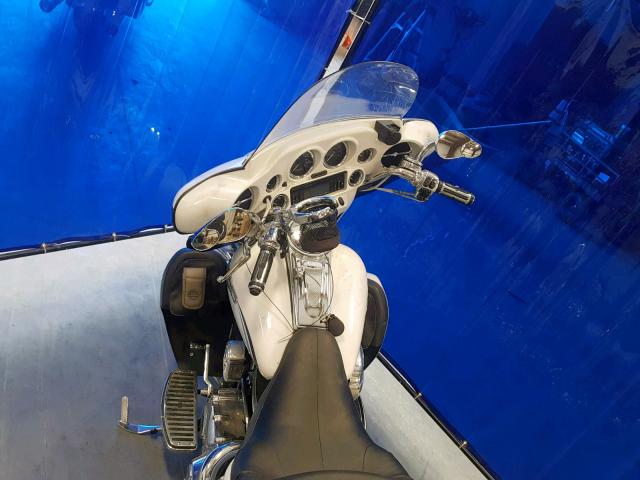 1HD1FC4107Y647872 - 2007 HARLEY-DAVIDSON FLHTCUI WHITE photo 5