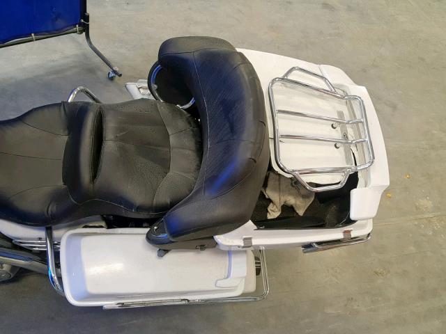 1HD1FC4107Y647872 - 2007 HARLEY-DAVIDSON FLHTCUI WHITE photo 6