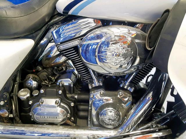 1HD1FC4107Y647872 - 2007 HARLEY-DAVIDSON FLHTCUI WHITE photo 7