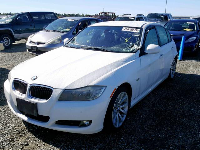 WBAPH5G56BNN58976 - 2011 BMW 328 I SULE WHITE photo 2